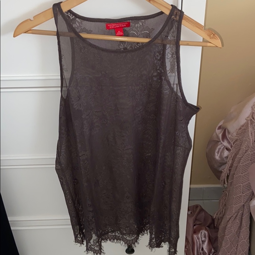 LIKE NEW New York & Company Lace Top